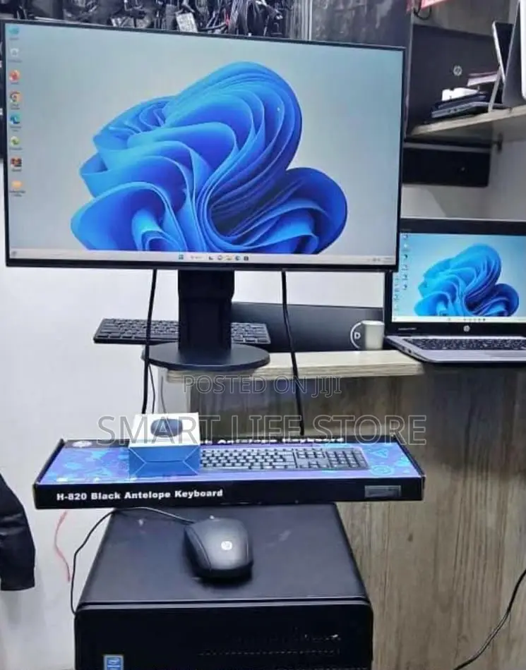 New Desktop Computer HP EliteDesk 705 8GB AMD Ryzen 5 SSD 256GB