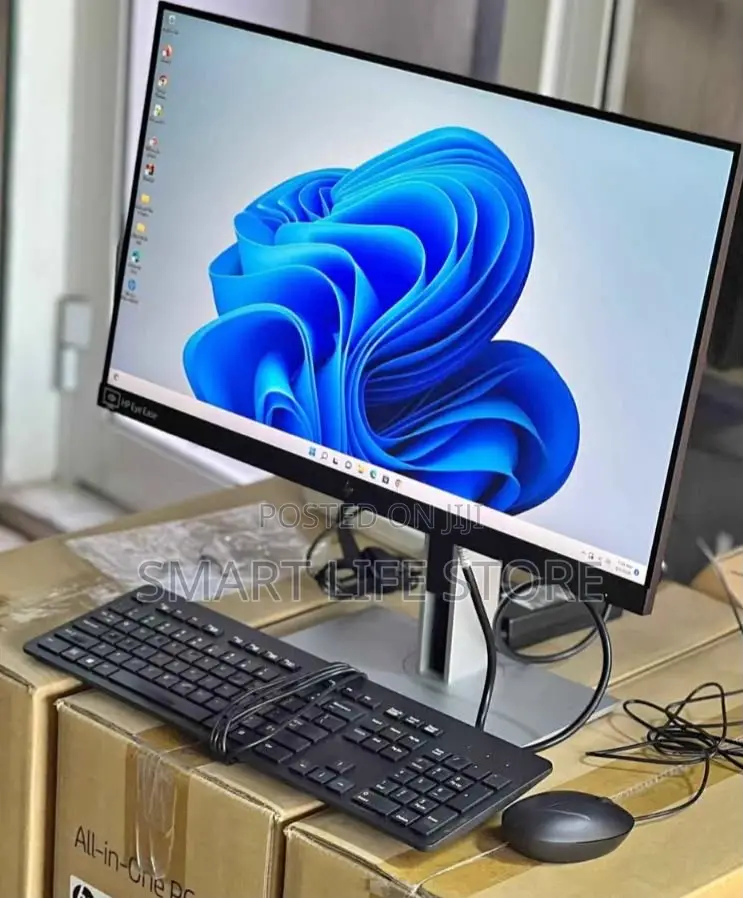 New Desktop Computer HP EliteDesk 705 8GB AMD Ryzen 5 SSD 256GB