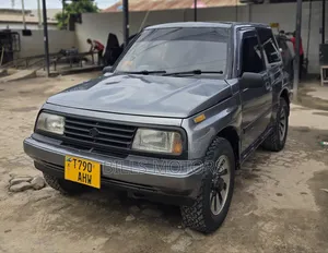 Suzuki Escudo 1990 Black