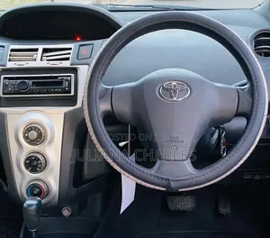 Toyota Vitz 2006 White