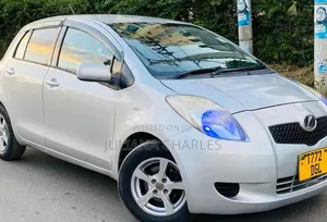 Toyota Vitz 2006 White
