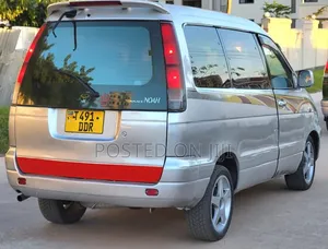 Toyota Noah 2001 Silver