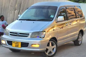 Toyota Noah 2001 Silver
