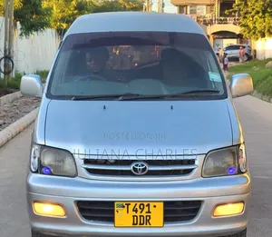 Toyota Noah 2002 Silver