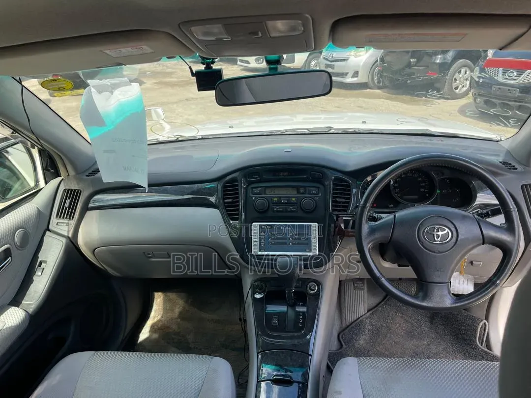 Toyota Kluger 2005 White