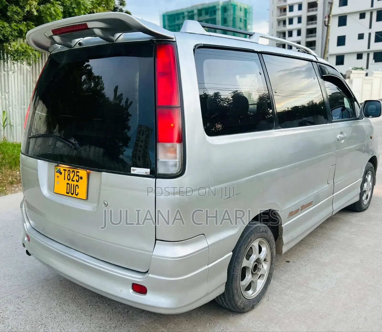 Toyota Noah 2003 Silver