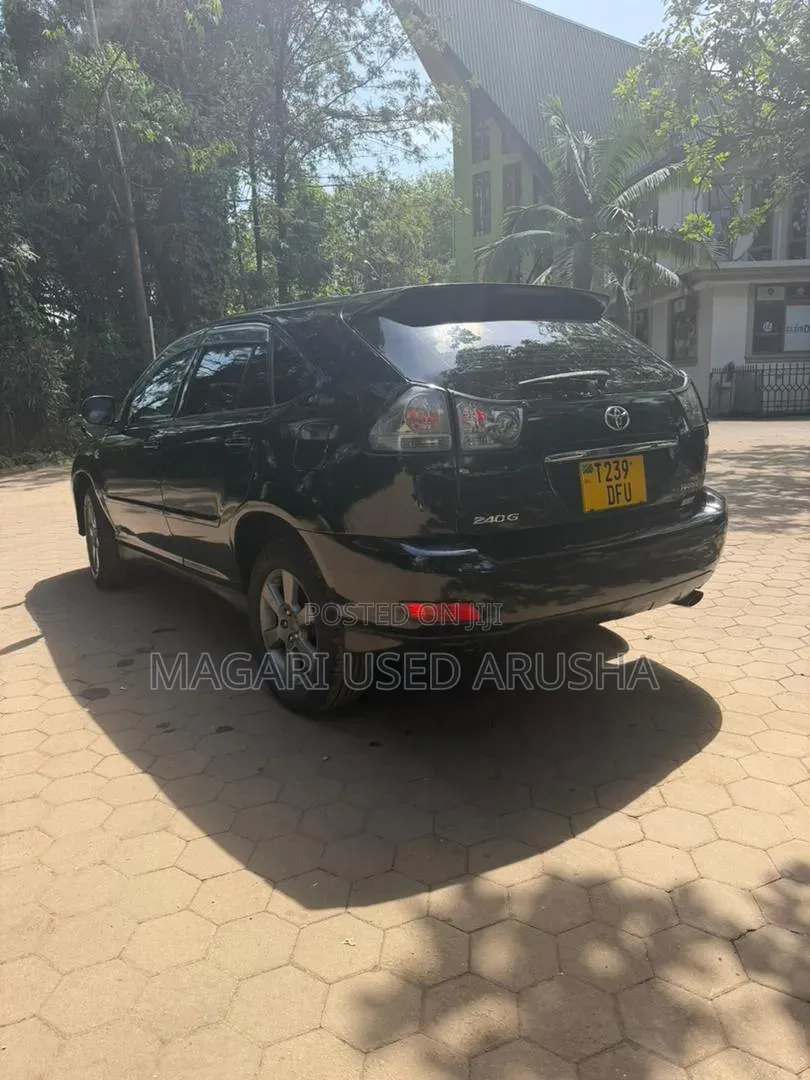 Toyota Harrier 2004 Black