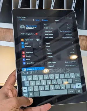 Apple iPad 9.7 128 GB Gray