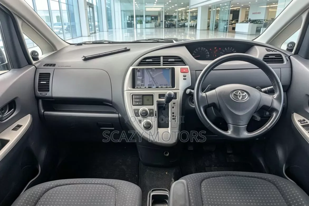 Toyota Ractis 2009 Black