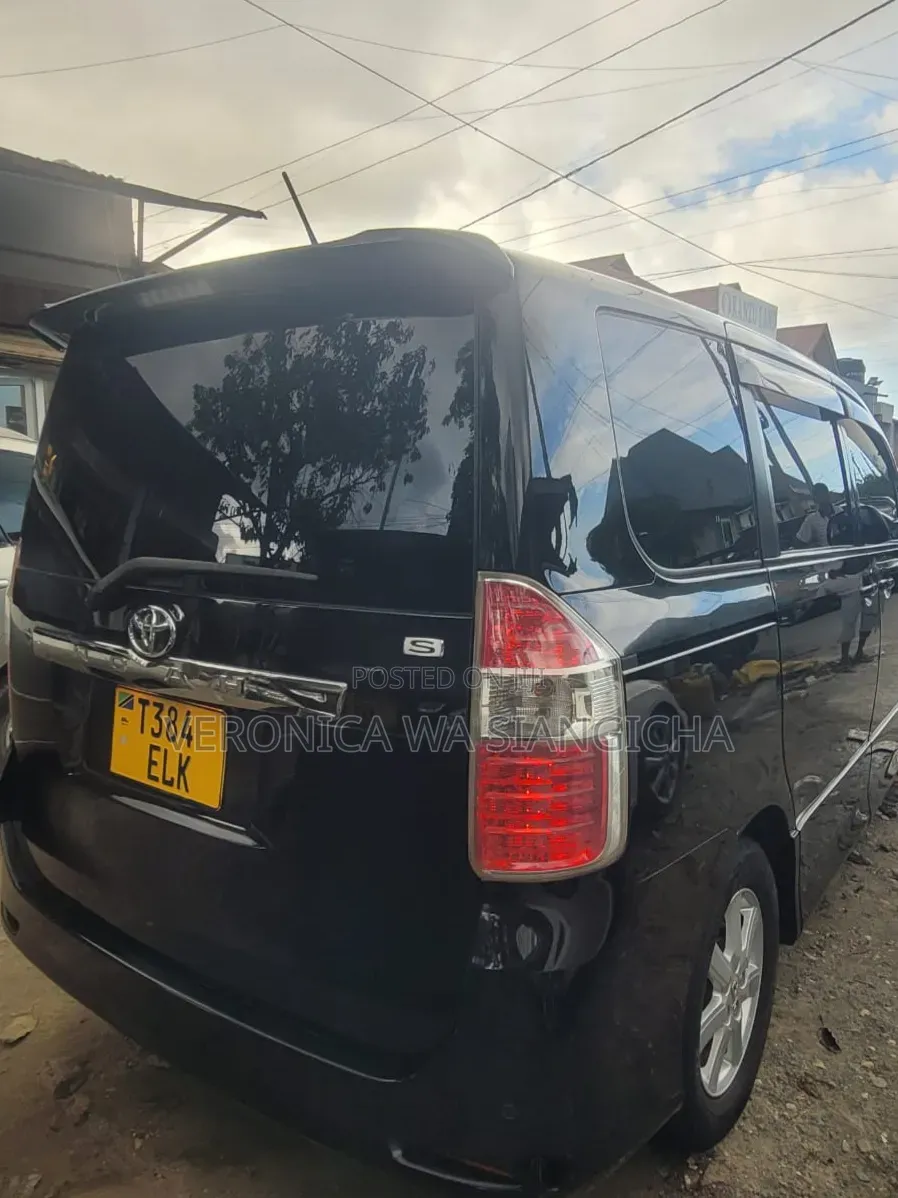 Toyota Noah 2008 Black
