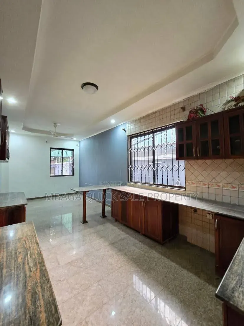 3bdrm House in Mikocheni for rent