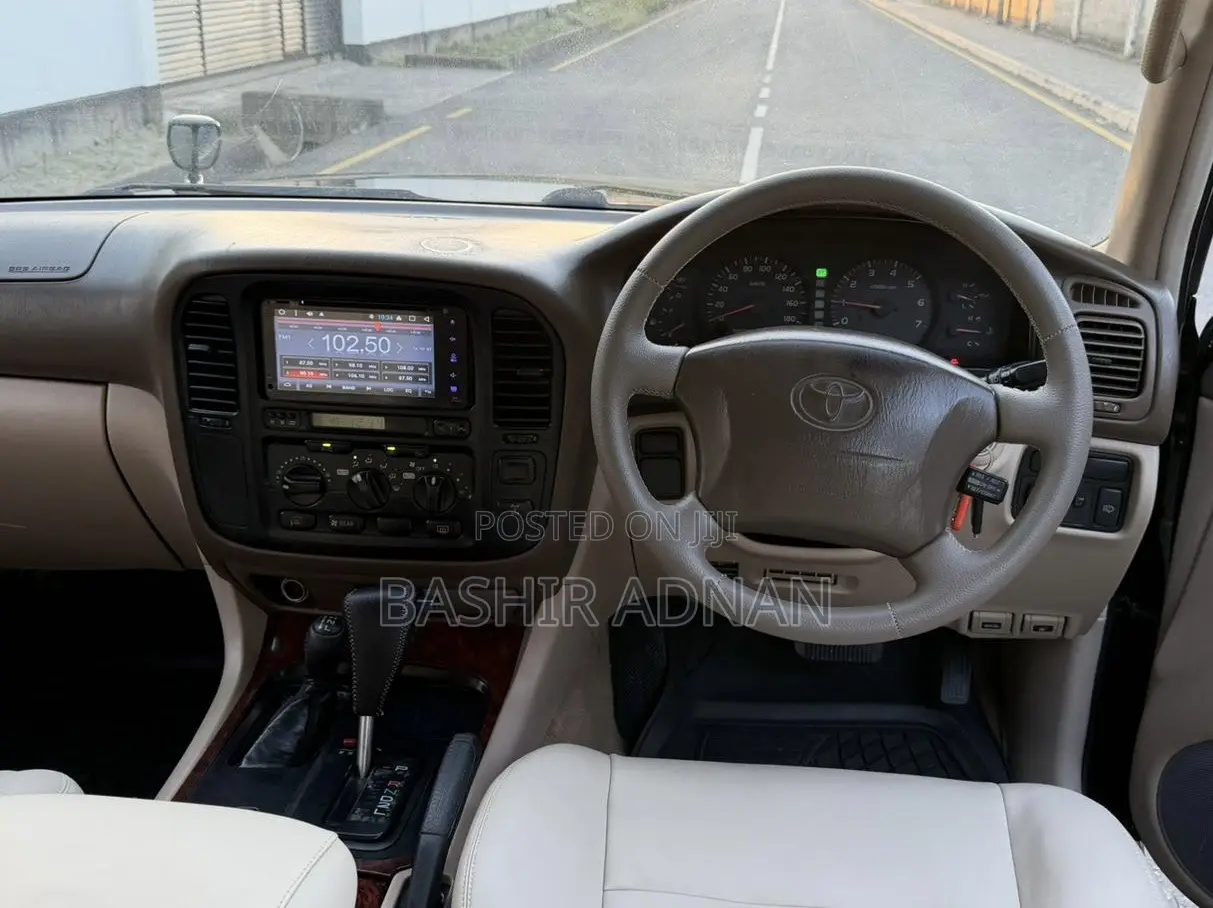Toyota Land Cruiser HDJ 100 2000 Black