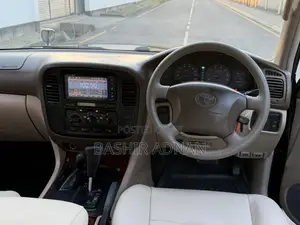 Toyota Land Cruiser HDJ 100 2000 Black