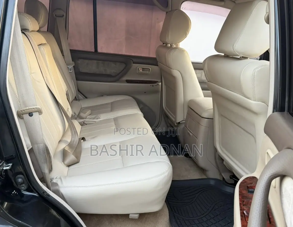 Toyota Land Cruiser HDJ 100 2000 Black
