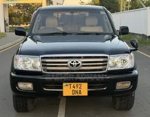 Toyota Land Cruiser HDJ 100 2000 Black
