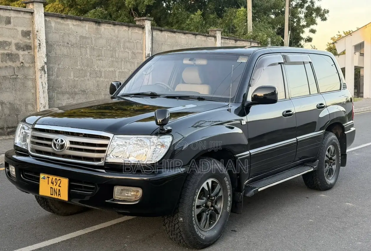 Toyota Land Cruiser HDJ 100 2000 Black