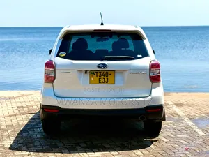 Subaru Forester 2012 White