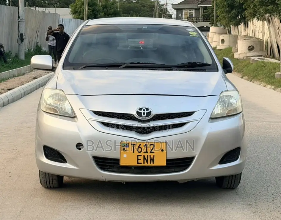 Toyota Belta 2008 Silver