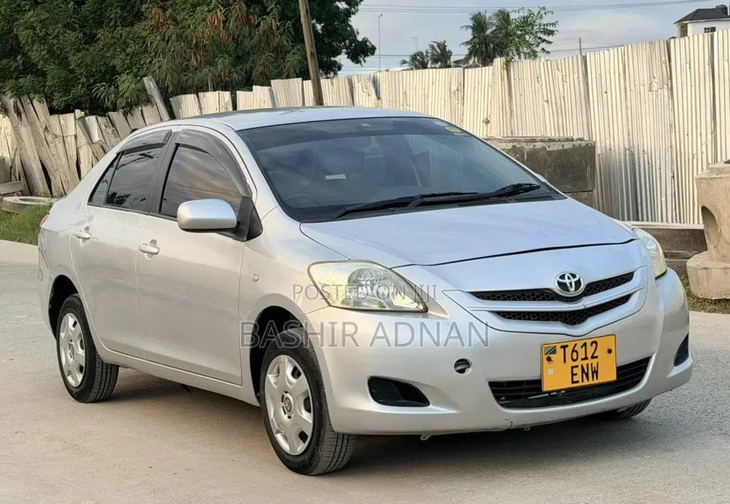 Toyota Belta 2008 Silver