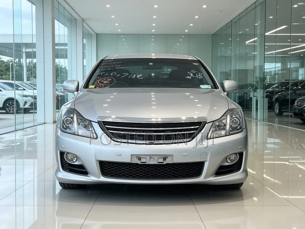 Toyota Crown 2006 Silver