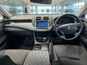 Toyota Crown 2006 Silver