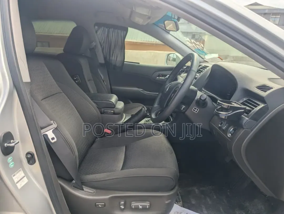 Toyota Crown 2006 Silver