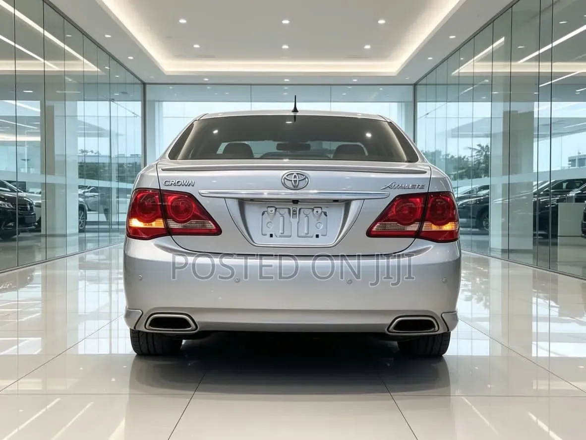Toyota Crown 2006 Silver