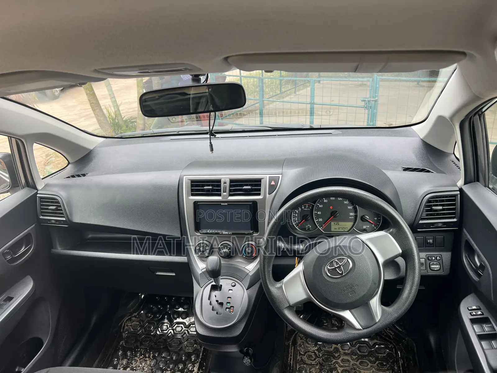 Toyota Ractis 2011 Gray