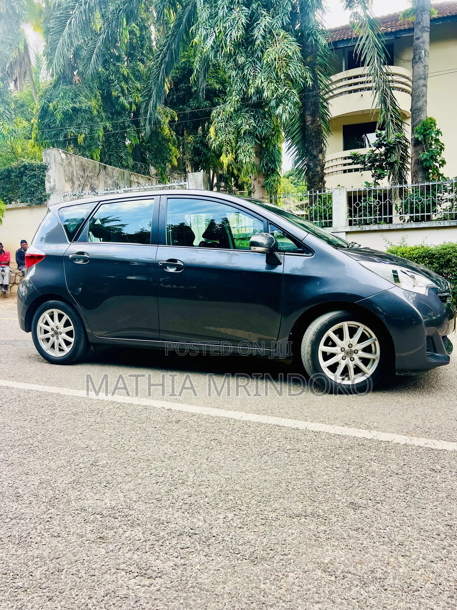 Toyota Ractis 2011 Gray