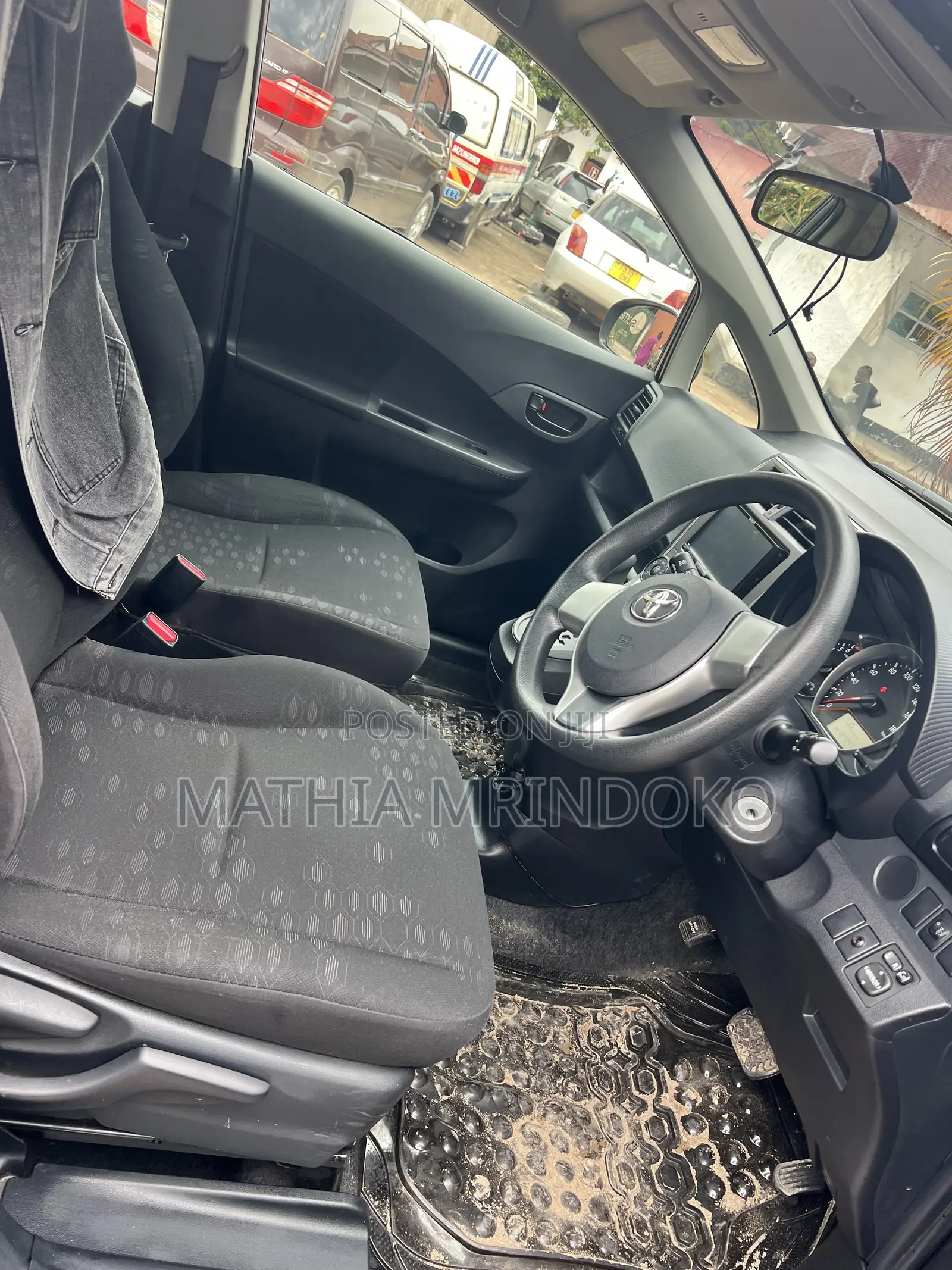 Toyota Ractis 2011 Gray
