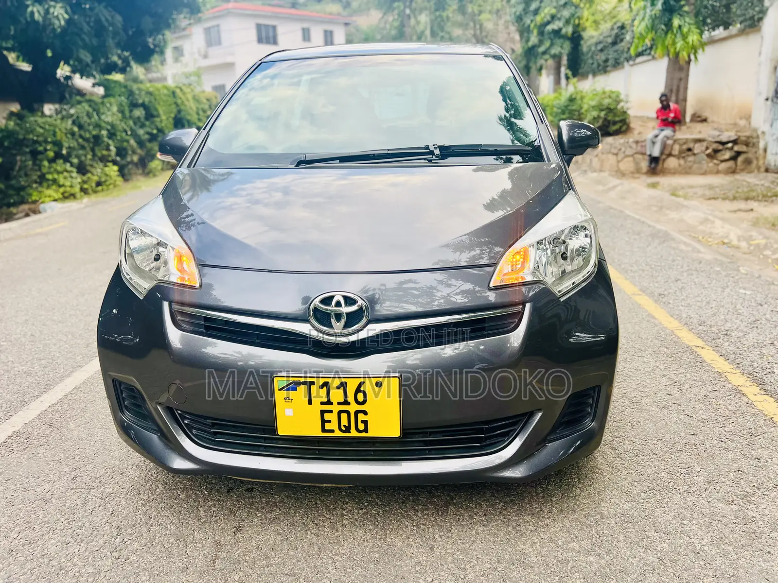 Toyota Ractis 2011 Gray