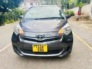 Toyota Ractis 2011 Gray