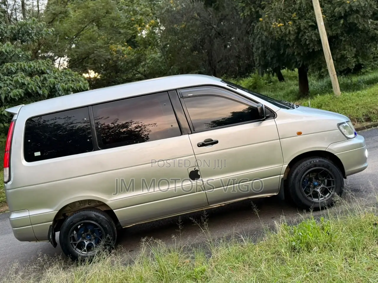 Toyota Noah 2001 Silver