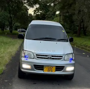 Toyota Noah 2001 Silver