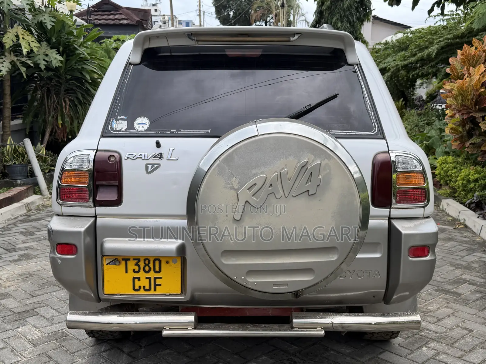 Toyota RAV4 Automatic 2000 White