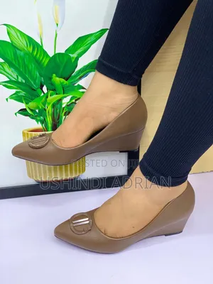 Viatu Vya Kike Vya Kisasa–Stock Mpya