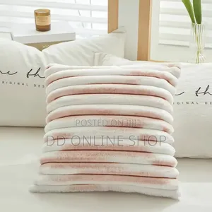 Nvzi Faux Fur Throw Pillow ( Mito Ya Foronya Za Mistari )