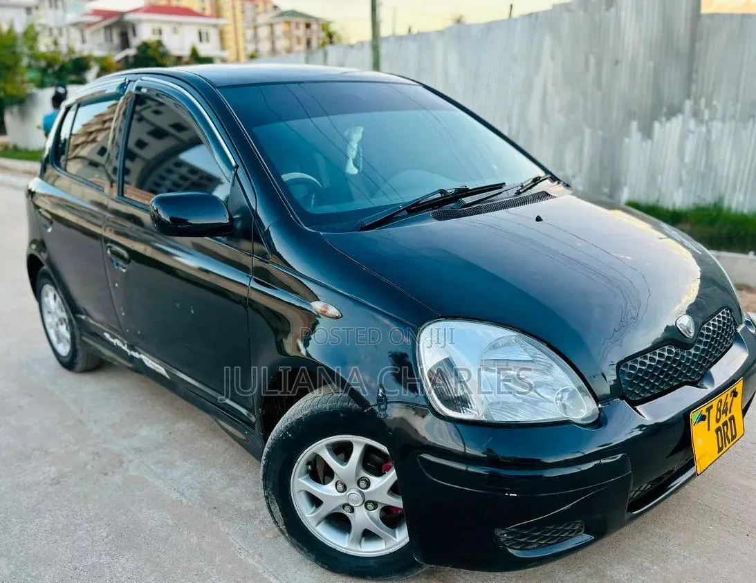 Toyota Vitz 2002 Black