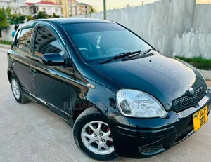 Toyota Vitz 2002 Black
