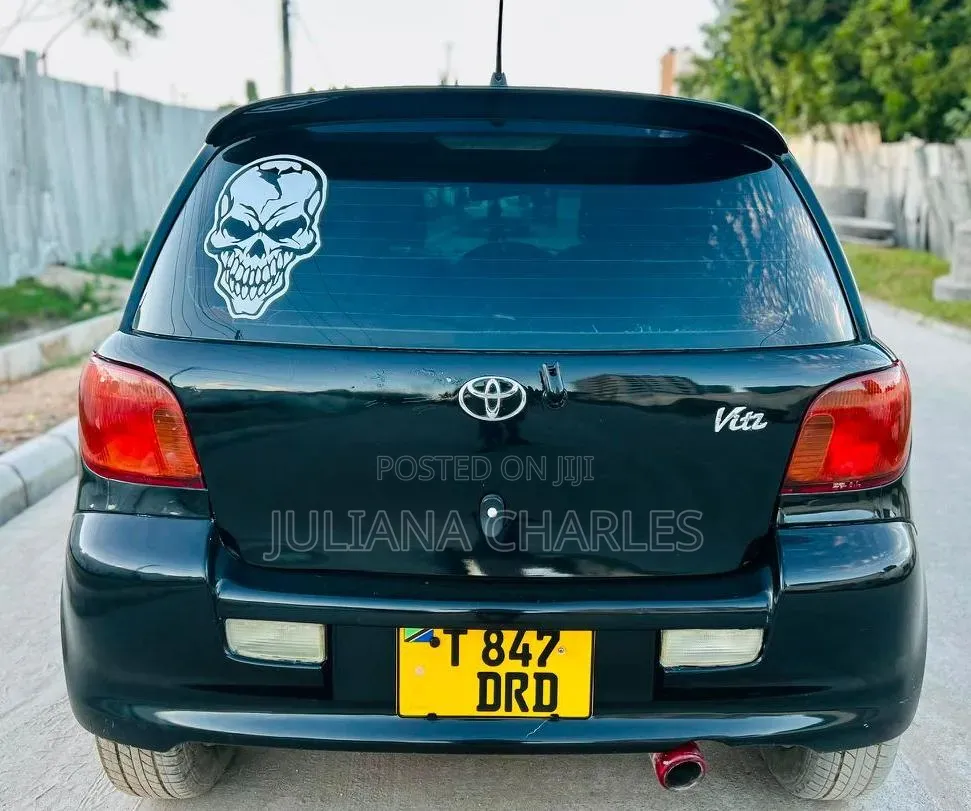 Toyota Vitz 2002 Black