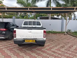 Toyota Hilux 2006 White