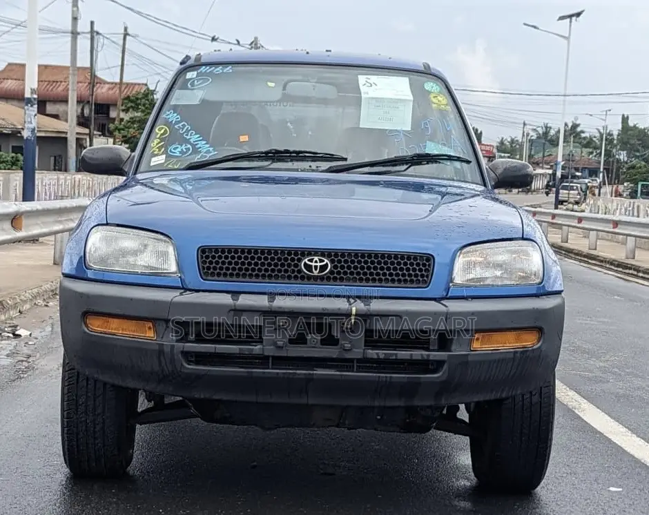 Toyota RAV4 1999 Blue