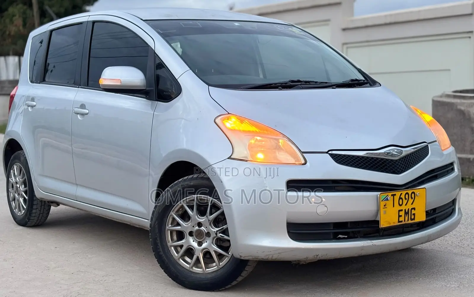 Toyota Ractis 1.3 FWD 2005 Silver