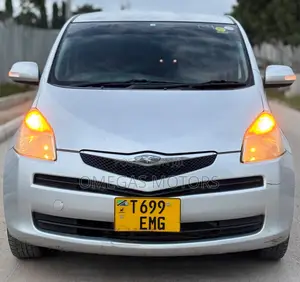 Toyota Ractis 1.3 FWD 2005 Silver