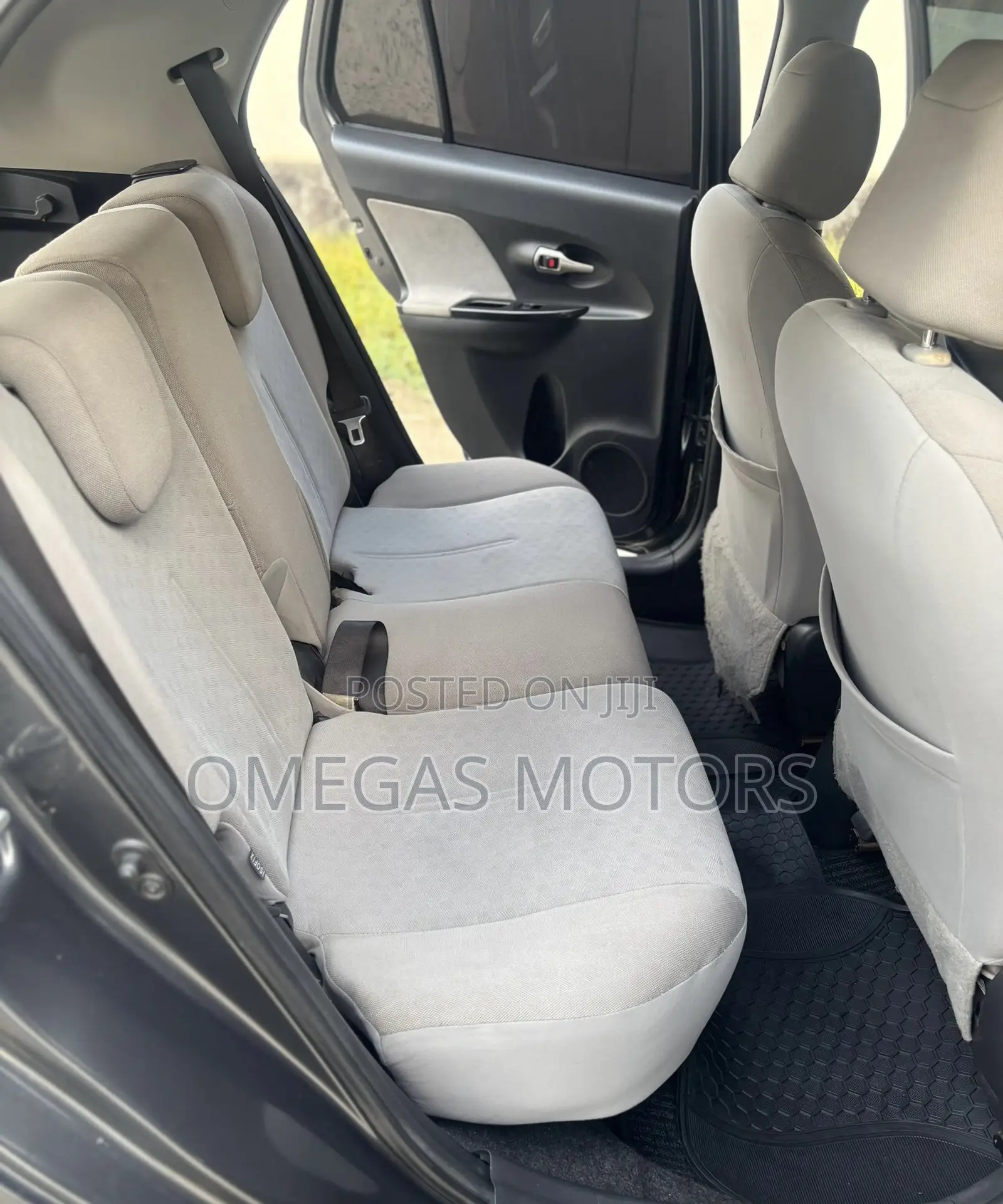 Toyota Ractis 1.3 FWD 2005 Silver