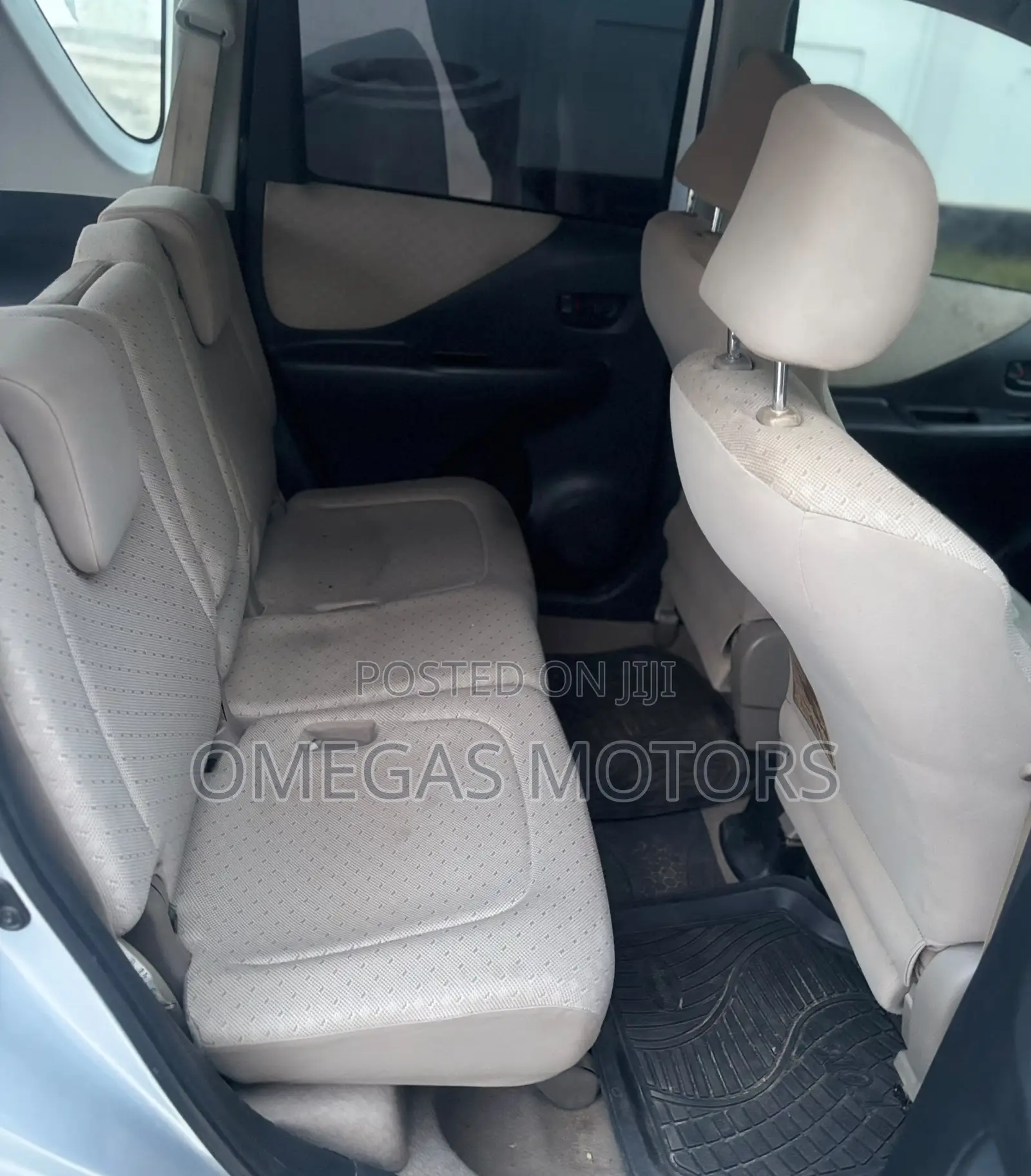 Toyota Ractis 1.3 FWD 2005 Silver