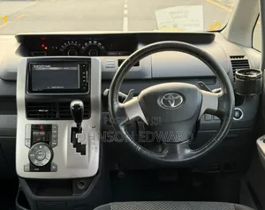 Toyota Noah 2009 White