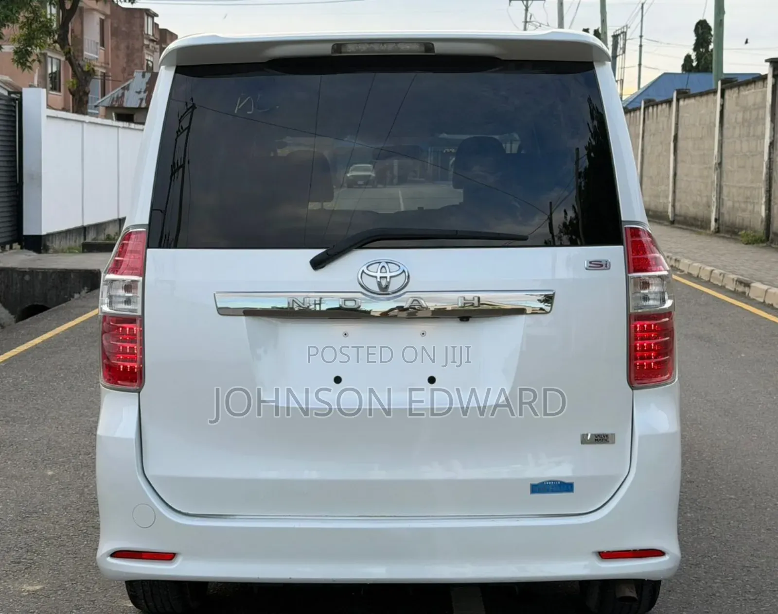 Toyota Noah 2009 White