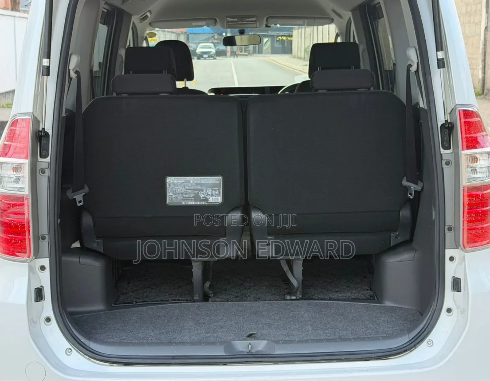 Toyota Noah 2009 White