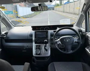 Toyota Noah 2009 White